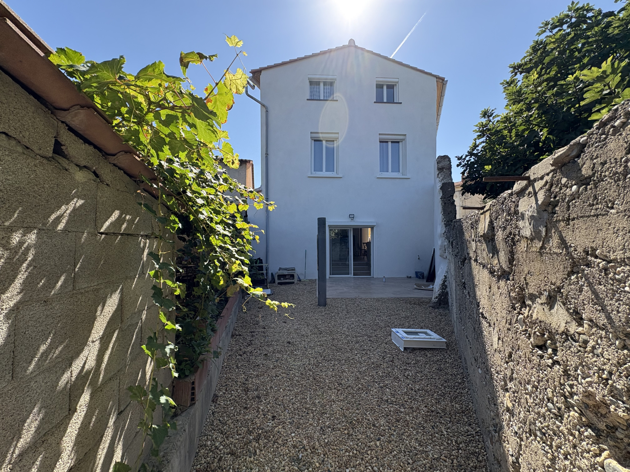 À vendre   Maison rénovée 5 chambres + garage   Bompas (66)